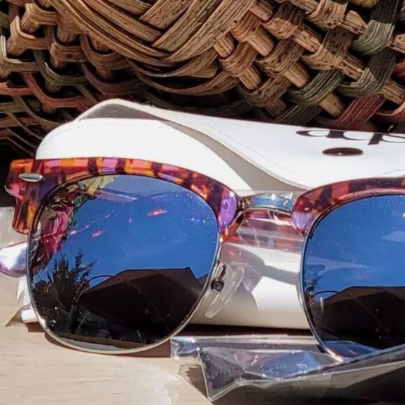 AQS milo 49mm women\'s hinge club master sunglasses Brand New w Case!